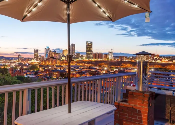 Skyline Views - Rooftop & Game - Sleeps 8 Pittsburgh