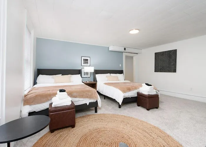 Skyline Views - Rooftop & Game - Sleeps 8 Pittsburgh